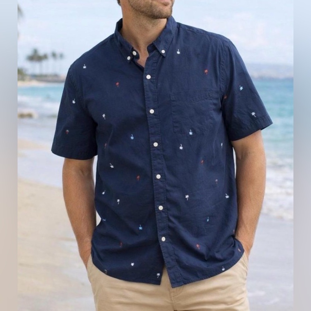 GAP Navy Short-Sleeve Button-Down men’s Shirt with Small palms Embroidery XL